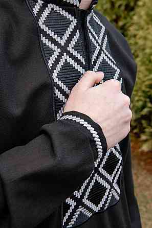 Вишиванка чоловіча лляна, чорна, з довгим рукавом, топ Київ