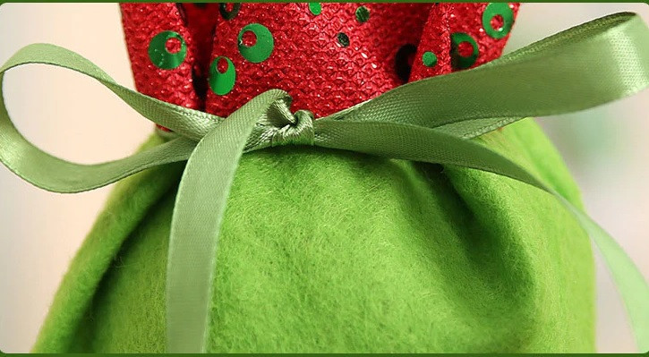 Чехол на бутылку новогодний с пайетками Дед Мороз 32 на 13 см разноцветный Киев - изображение 4