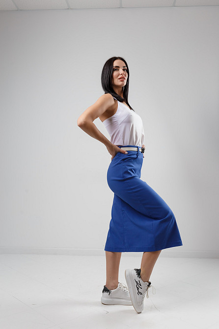 Юбка с фигурным разрезом 