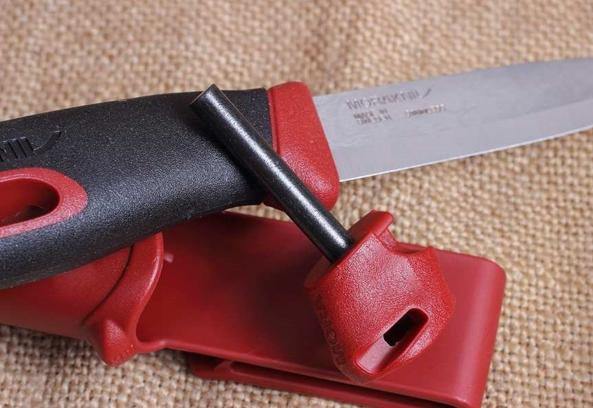 Туристичний Ніж з крісалом Morakniv "Companion Spark" Red (13571) Неіржавка сталь Нововолинськ - фото 5
