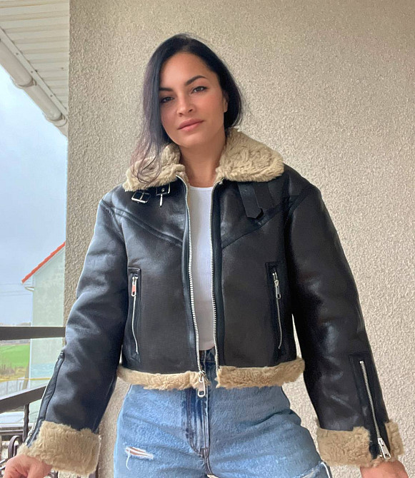 Дублянка жіноча Aftf Basic 2407 коротка блискавка з хутром екозамша темно коричнева, темно-коричневий, M Київ - фото 1