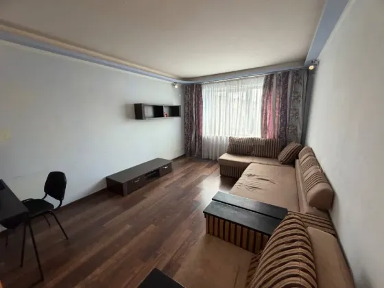 Продам 3 кімнатну квартиру 8\9 6 перемога. На Газу. Всі меблі і техніка, готова до заселення Дніпро