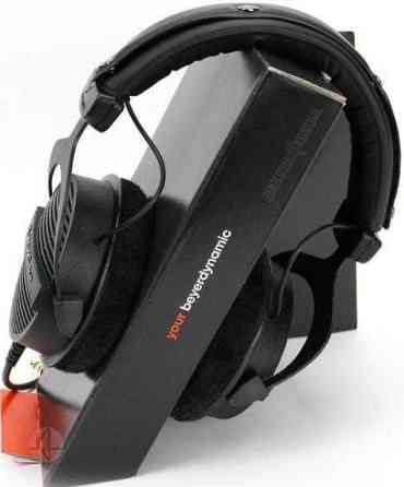 Студийные: Beyerdynamic DT 990 PRO 80 и 250 ом. Киев