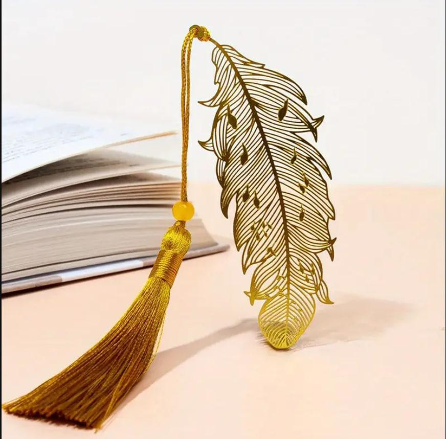 Елегантна металева закладка у формі пір’їни з китицею золотого кольору. Витончена закладка для читан Київ - фото 1