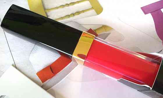 Увлажняющий блеск для губ Chanel Rouge Coco Gloss 738 Amuse-Bouche Славянск