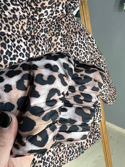 Куртка жіноча Lady Yep 9006 коротка з капюшоном леопардовий принт на резинці демісезонна світло-кори Одеса - фото 7