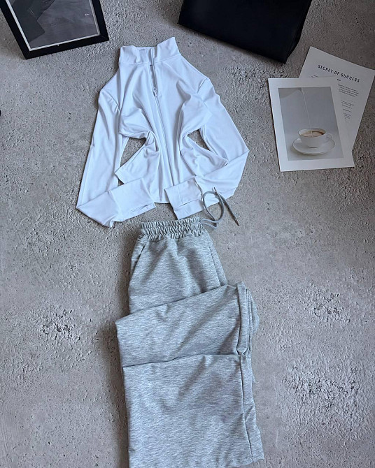 Жіночий стильний повсякденний костюм двойка двонитка Біло-сірий Одеса - фото 4