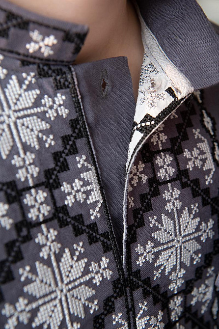 Вишиванка для хлопчиків із довгим рукавом лляна, темно-сіра Київ - фото 3