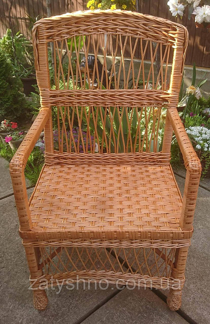 Стільчик плетений з підлокітниками Київ - фото 3