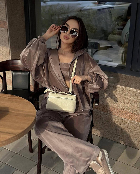 Женский стильный повседневный костюм тройка (кофта+штаны+топ) велюр спорт Мокко, 42/44 Одесса - изображение 2