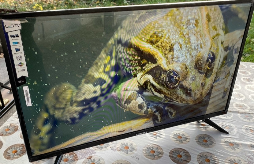 Телевизор: Samsung 42