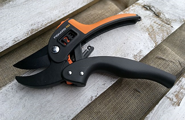 Контактний Секатор з храповим механізмом PowerStep™ Fiskars P83 (111670/1000575) Нововолинськ - фото 3