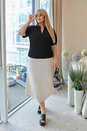 Летняя блуза с разрезным рукавом 