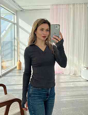 Женский стильный лонгслив 