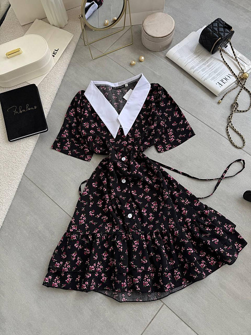 Женское принтованное мини платье на пуговицах с белым воротником турецкий штапель / софт 42/44, Черный Одесса - изображение 10