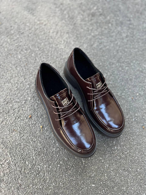 Notta bene Топсайдери жіночі з натуральної лакованої шкіри на низькому ходу шоколадні демісезон Коломия - фото 2