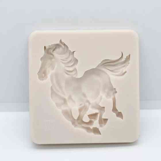 Молд кондитерский Лошадь 70 на 70 мм серый Киев