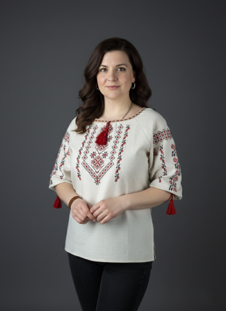 Лляна жіноча вишиванка із широкою горловиною орнамент геометричний. 62 Київ