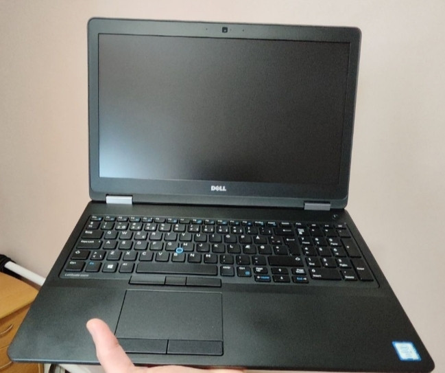 Ноутбук: DELL 5570 15.6