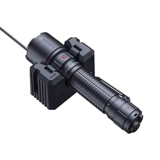 Ліхтар професіональний Fenix WF26R з магнітною зарядкою Київ