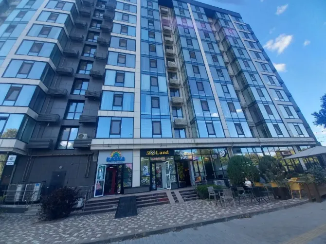 Новое Аренда магазина на красной линии в ЖК "Салют" свежий ремонт, вода, канализация. 15 кВт электро. Витринные окна. Летняя площадь. Днепр - изображение 2