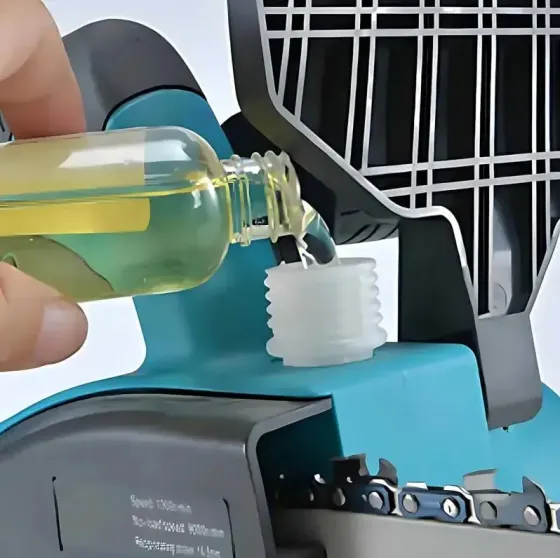 Аккумуляторная мини-пила DUC200Z (36V, 5Аh) АКБ веткорез Коломыя