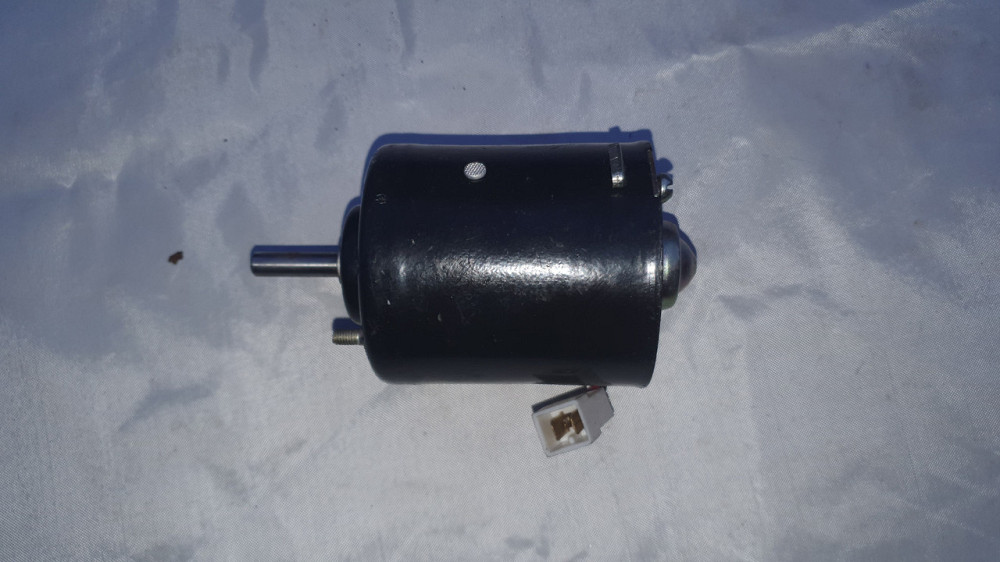 Електродвигун опалювача ГАЗ-3102, ГАЗ-3110, ЗІЛ. 12 В. 194.3730. Харків - фото 1
