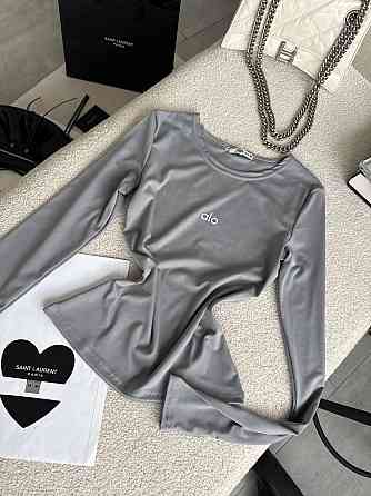 Стильний жіночий базовий лонгслів із написом і вирізом під пальчик мікродайвінг Сірий Одеса