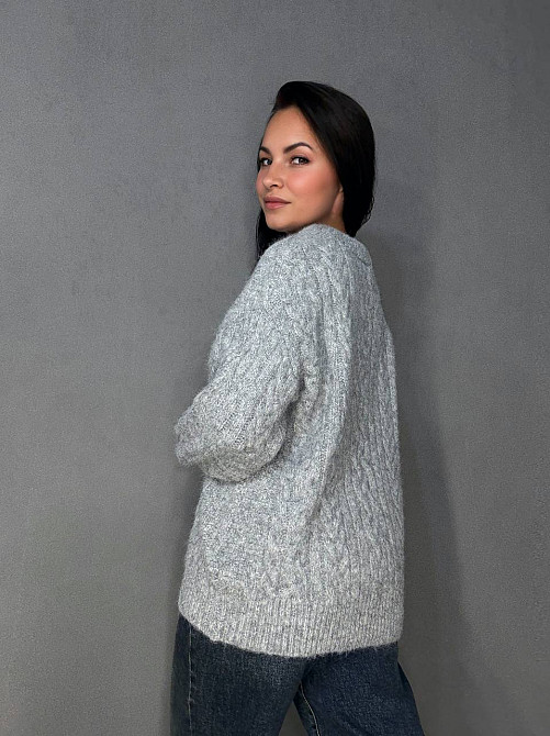 Свитер женский A-N 3324 оверсайз крупная вязка букле косы длинный one size, светло-серый, one size Киев - изображение 13
