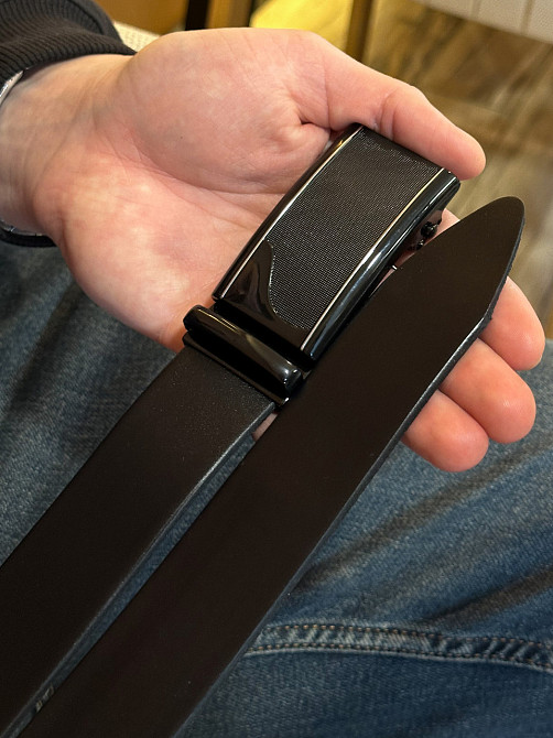 Чоловічий шкіряний ремінь із пряжкою автомат 8490 Київ - фото 2