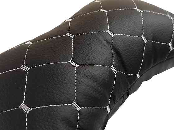 Подушка голову в авто экокожа белая строчка (к-кт 2 шт) под Мукачево