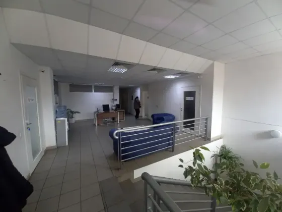 Аренда офиса в центре города Жуковского 3 (закрытого типа, только чтобы туда не попасть). Днепр