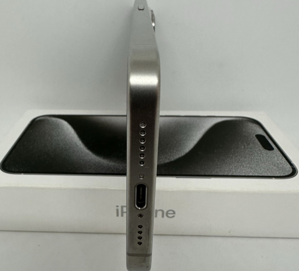 Айфон Apple iPhone 15 Pro Max 256 gb White Titanium Київ - фото 3