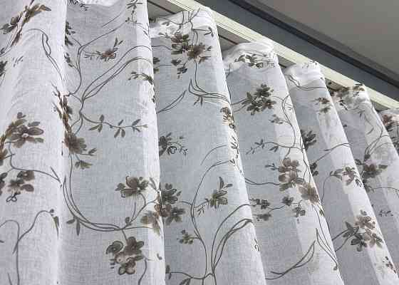 Тюль батист, колекція «Flora» колір білий з коричневим принтом 1532т Київ