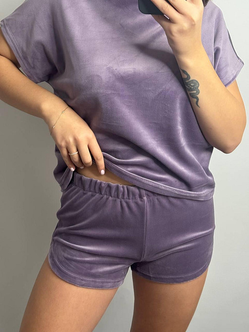 Пижама женская футболка + шорты из плюшевого велюра Лиловый M Харьков - изображение 6