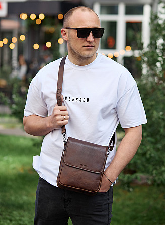 Сумка с клапаном через плече з гладкої шкіри коричнева Tiding Bag TD-81020 Кам'янське - фото 8