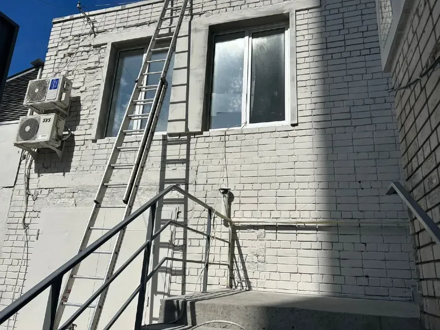 Здам Офіс на пушкіна 2\2 але з окремим входом. Своя вода і каналізація. непоганий ремонт. Є парковка перед будівлею. Дніпро - фото 4