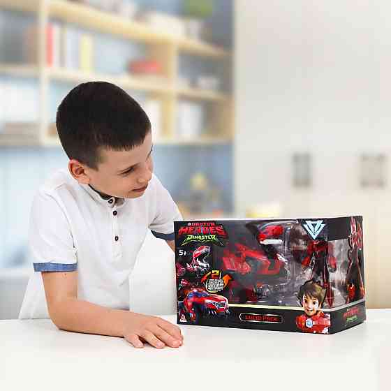 Ігровий набір з фігуркою Dinoster – Лучіо Дніпро