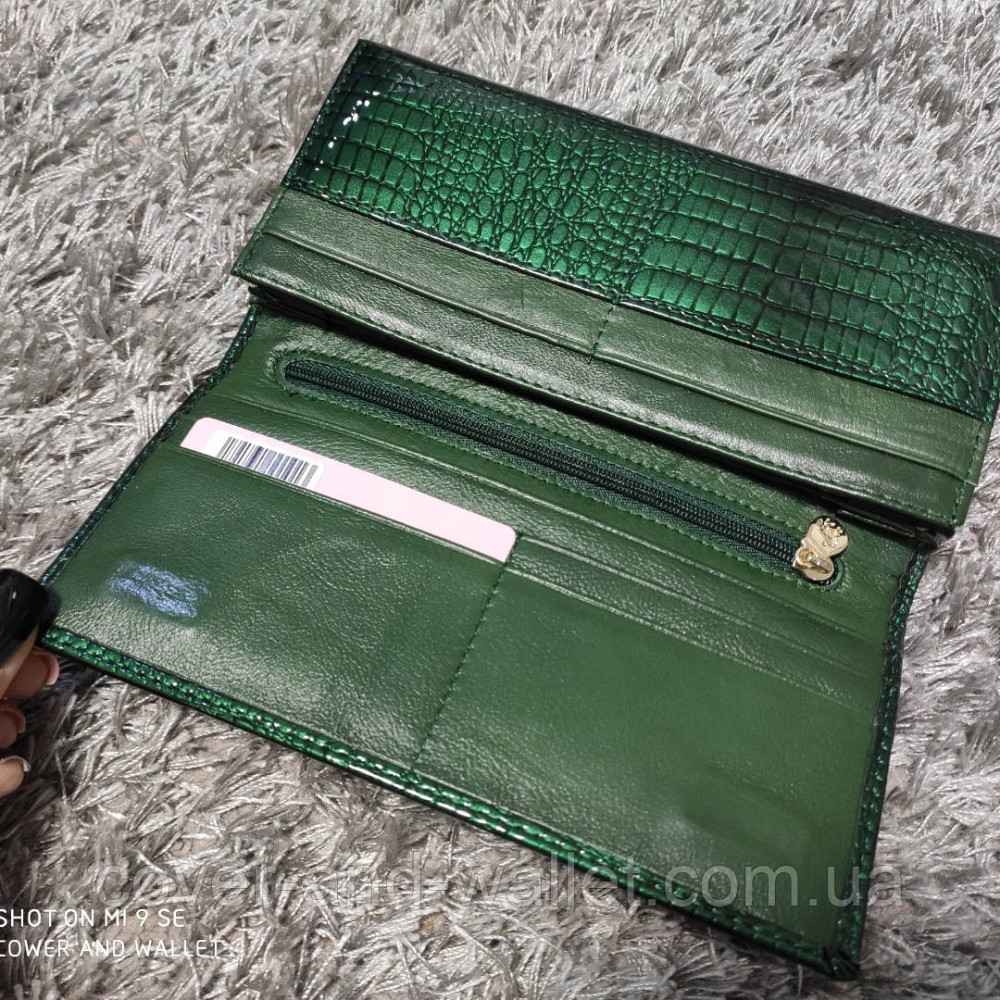 Лаковий зелений жіночий гаманець на магнітах з натуральної шкіри Marco Coverna MC-403-6061 Київ - фото 3