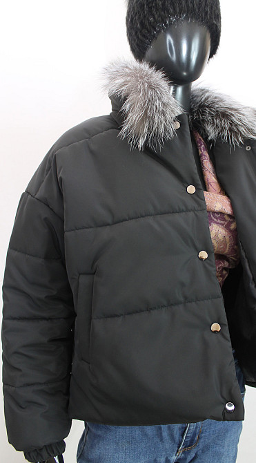 Демісезонна жіноча куртка з хутряним коміром Чорний 44 Харків - фото 5