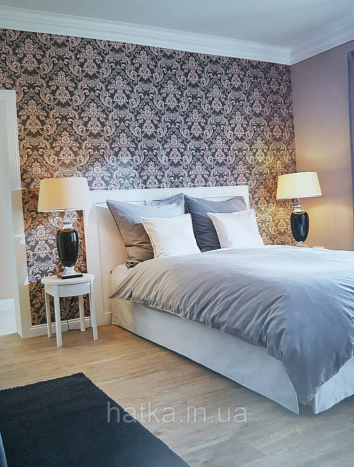 Шпалери вінілові на флізеліні Rasch Trianon Xlll 0.53х10 класика структурні вензелю квіти рожеві на чорному Київ - фото 1