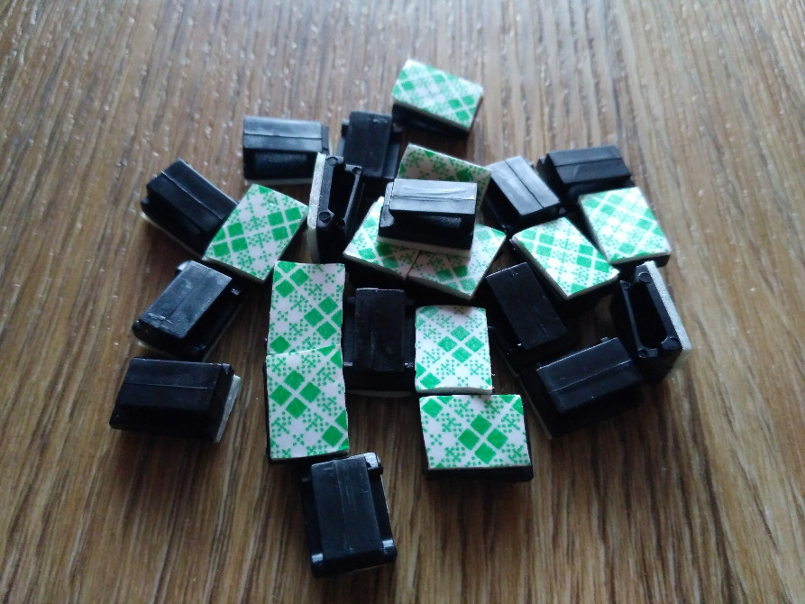 Тримачі дротів на панелі в авто Чорна Київ - фото 6