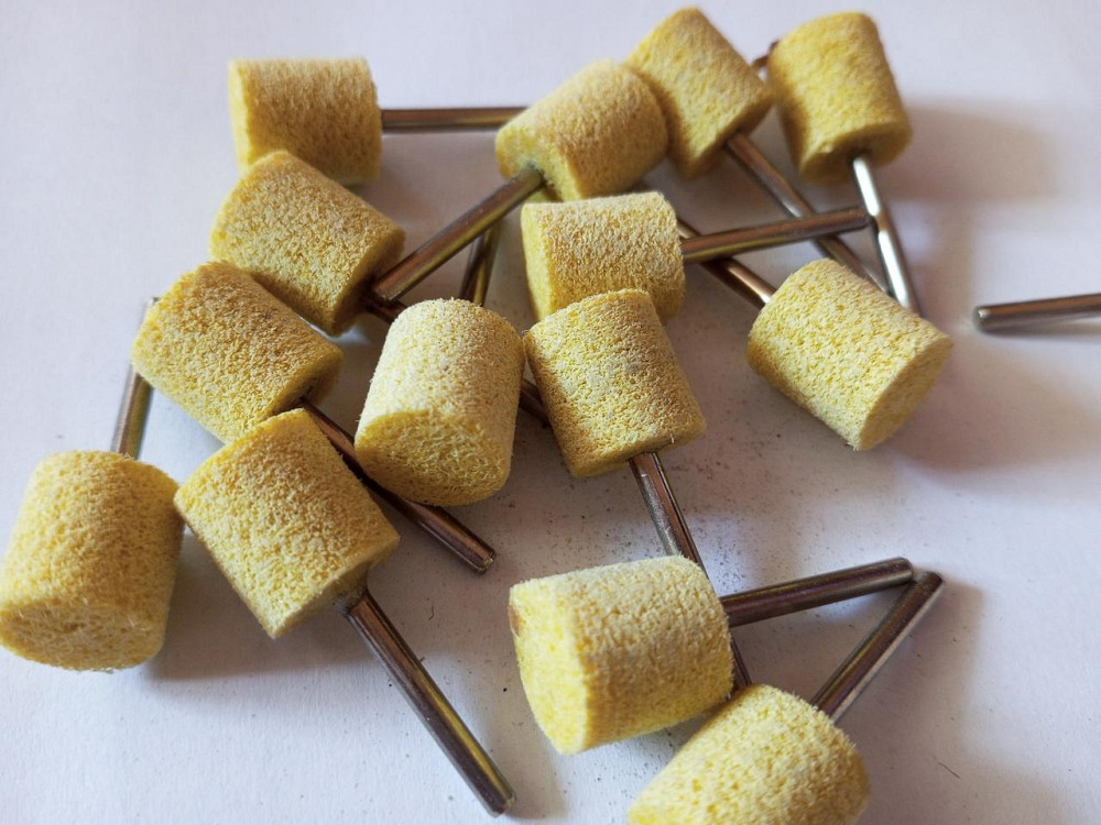 Сприяний абразив на гравер 15*15 помножити на 3 мм (P240) Полтава - фото 1