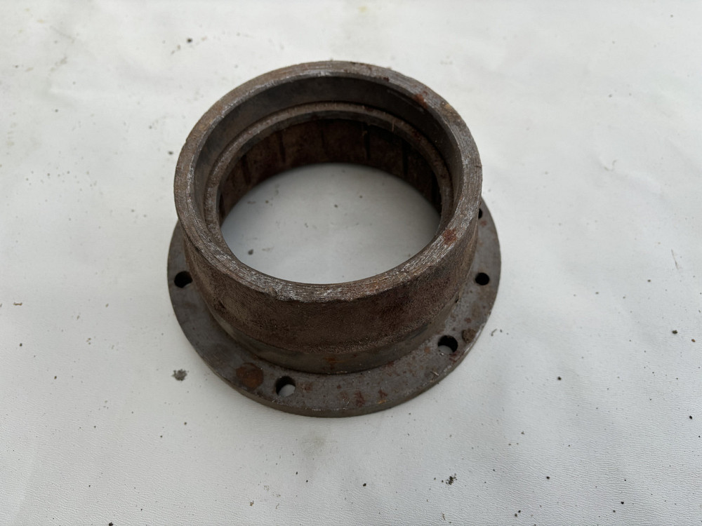 Стакан подшипника Т-40. Т25-2403026. Харьков - изображение 1