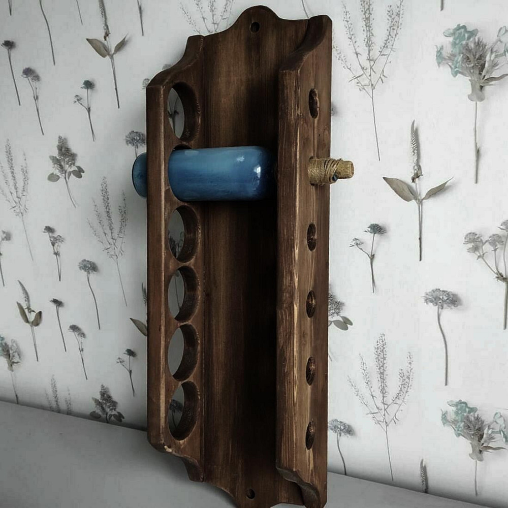 Настенная винная полка 