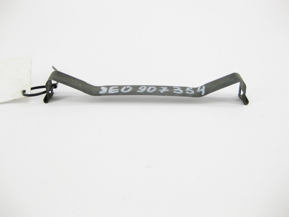 VAG  8E0907354 Фіксуюча скоба кришки корпусу блоків керування Audi A4 A6 R8 RS4 RS6 Seat Exeo Skoda Superb VW Passat Одесса - изображение 2