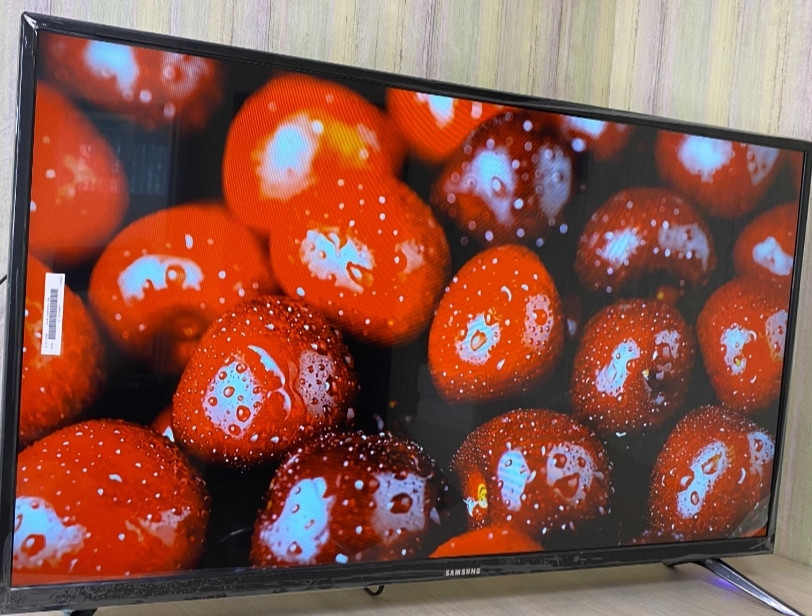 Телевізор Безрамний: 32" Samsung 4K HDR, Smart TV, T2. Харків - фото 3