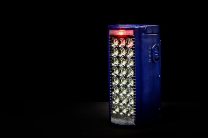 Фонарь ALMINA переносной светодиодный с повербанком 24 LED, ЗУ 220V, сменный аккумулятор 6В Power Bank Київ - фото 3