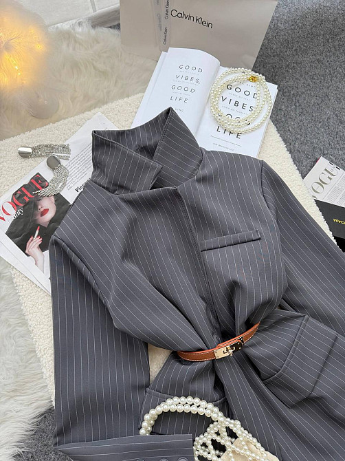 Жіночий класичний піджак вільного крою в смужку костюмка Сірий, 46/48 Одеса - фото 12