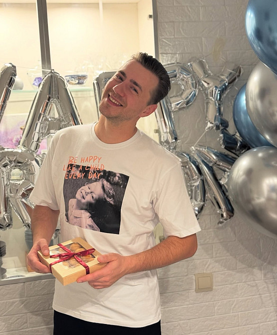 Футболка с фото из детства та надписью 